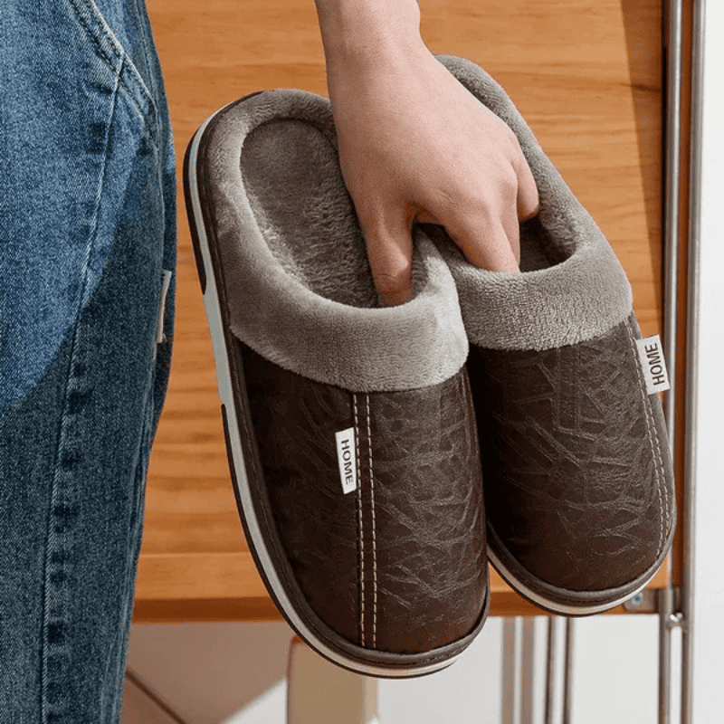 LEVE 2 PAGUE 1 - Pantufa Ortopédica de Couro - Interior Peluciado [Antiodor]